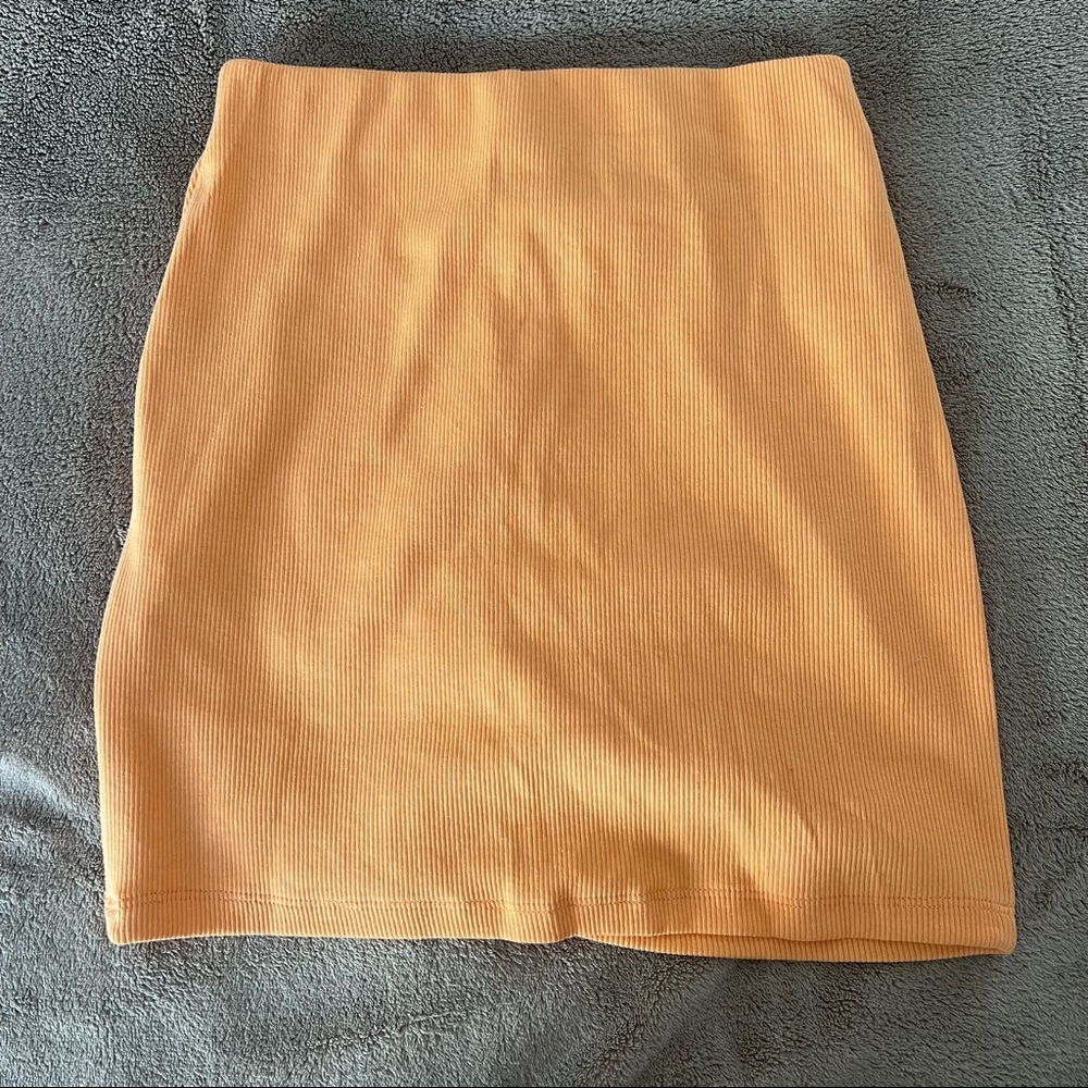 Zara Ruched Ribbed Skirt - Picture 4 of 5